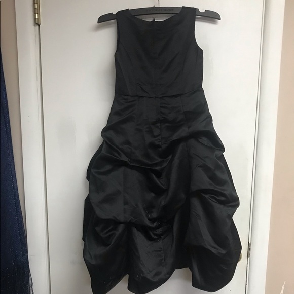Beautiful black gown size 6T - Picture 2 of 3